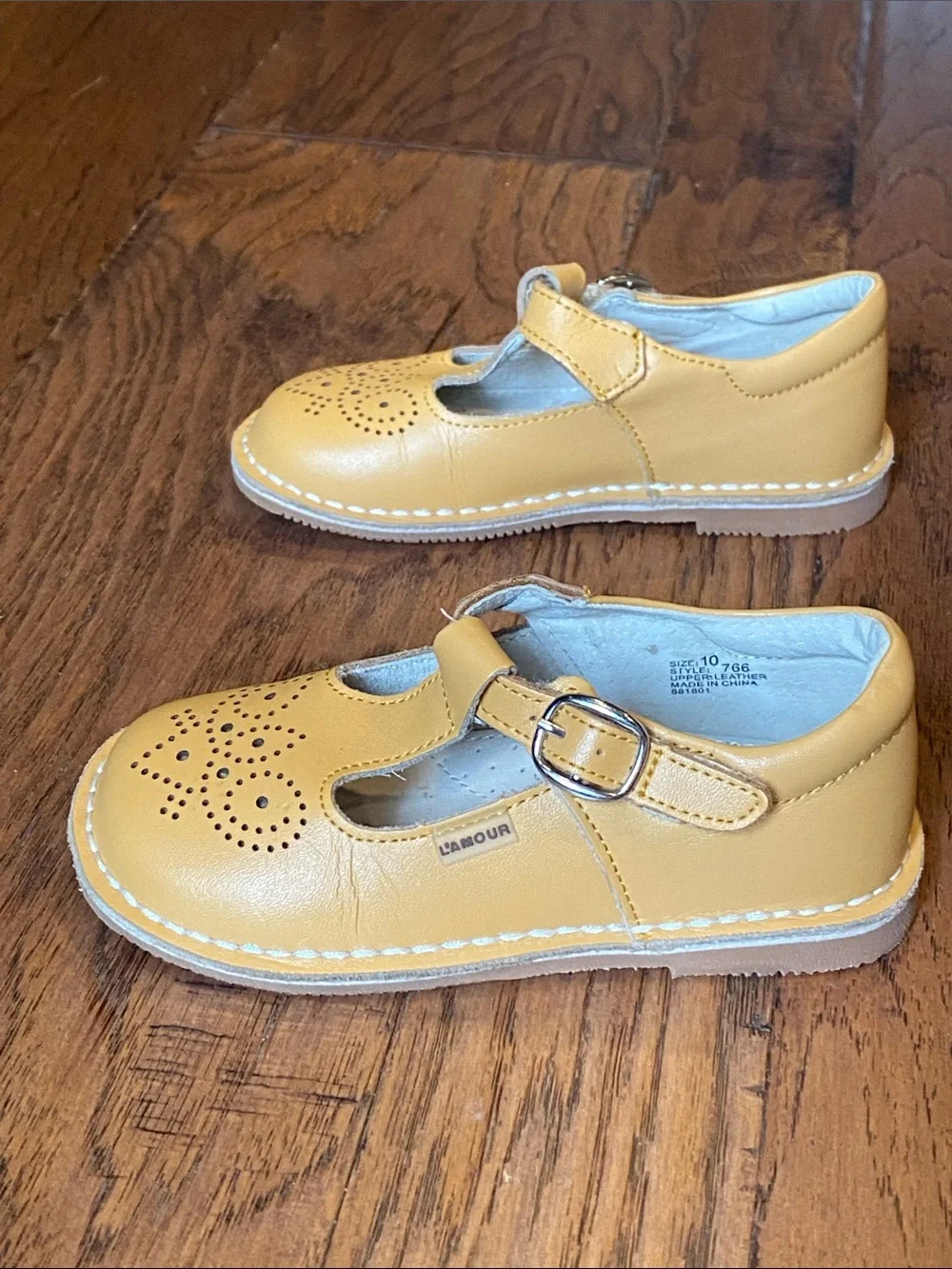 Lamour Ollie T-strap mary jane dress shoe. Size 10